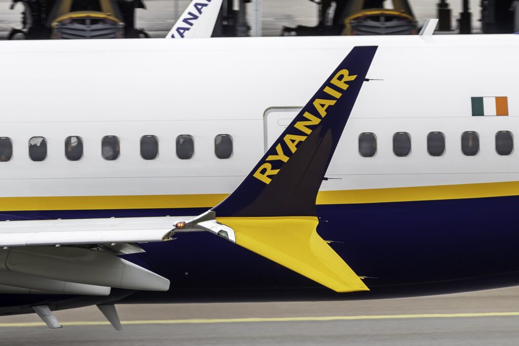 Split-tip winglet of a Ryanair Boeing 737 MAX, with one blade pointing up and one down