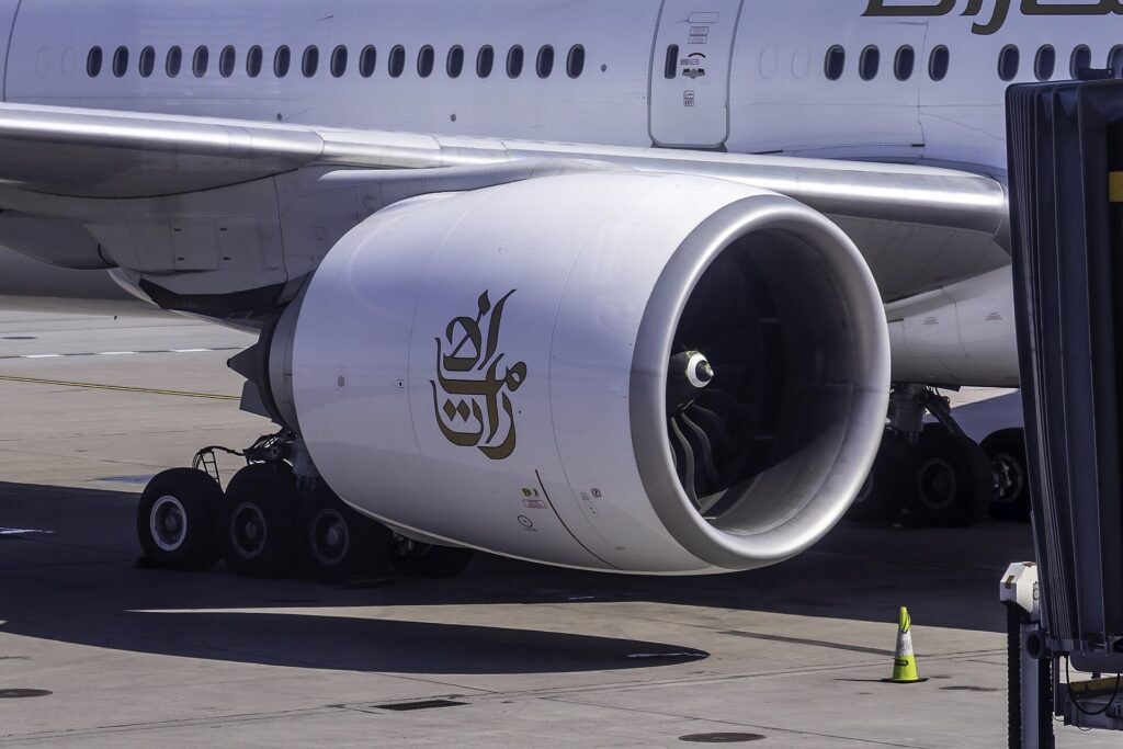 GE90-115B engine under the wing of Emirates Boeing 777 A6-ENK