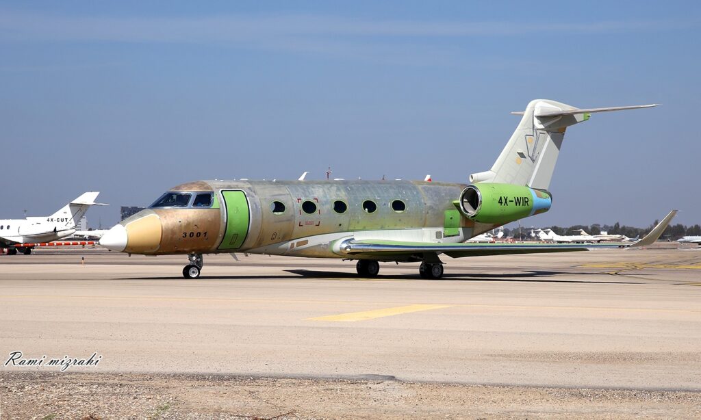 Unpainted first Gulfstream G300 4X-WIR with green primer on the ramp in Israel
