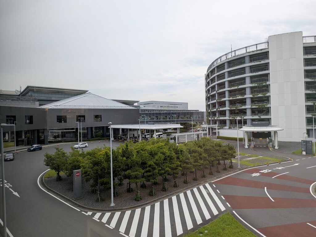 Road and terminal buildings near Terminal 3 at Tokyo Haneda Airport